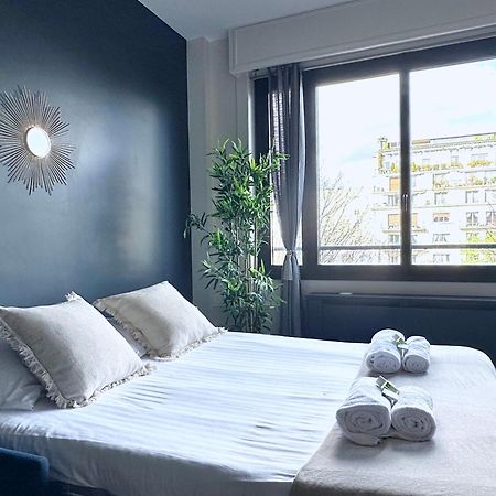 Stylish Apartment With A Balcony In Παρίσι Εξωτερικό φωτογραφία