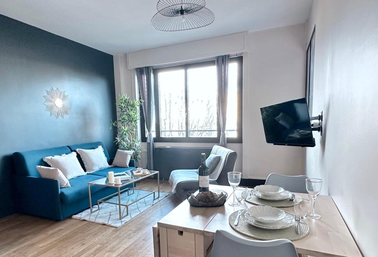 Stylish Apartment With A Balcony In Παρίσι Εξωτερικό φωτογραφία