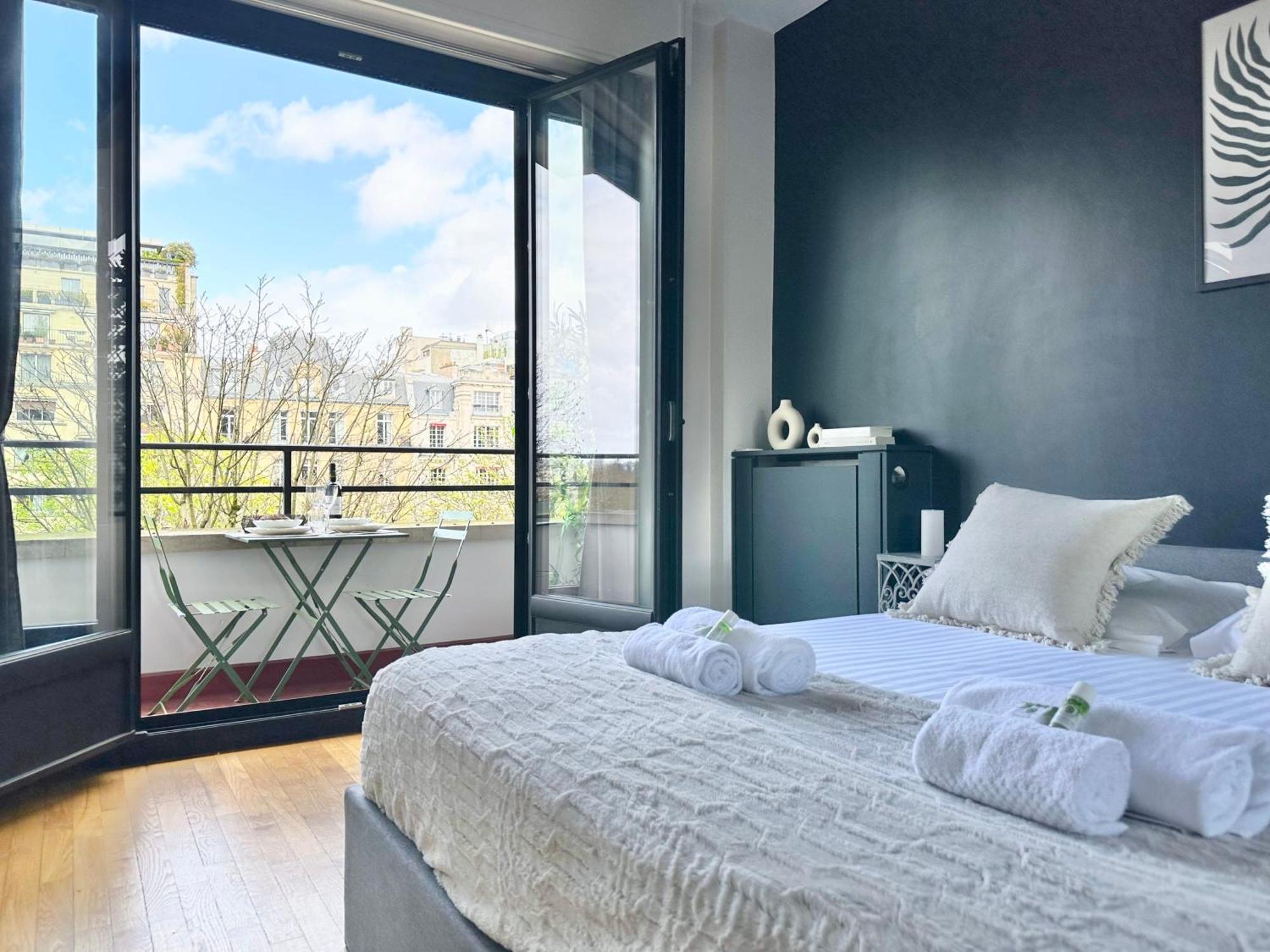 Stylish Apartment With A Balcony In Παρίσι Εξωτερικό φωτογραφία